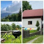 Pod Jelencem I Dom Z Widokiem Na Sniezke Blisko Wang Bed and breakfast