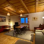 Pod Jelencem I Dom Z Widokiem Na Sniezke Blisko Wang Bed and breakfast