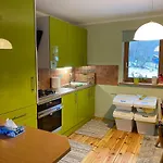 Pod Jelencem I Dom Z Widokiem Na Sniezke Blisko Wang Bed and breakfast
